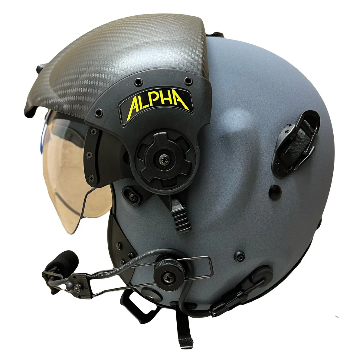 Gentex ALPHA Eagle Hubschrauberhelm in Suede Blue-Grey, Seitenansicht mit heruntergeklapptem klarem Visier und Bügelmikrofon